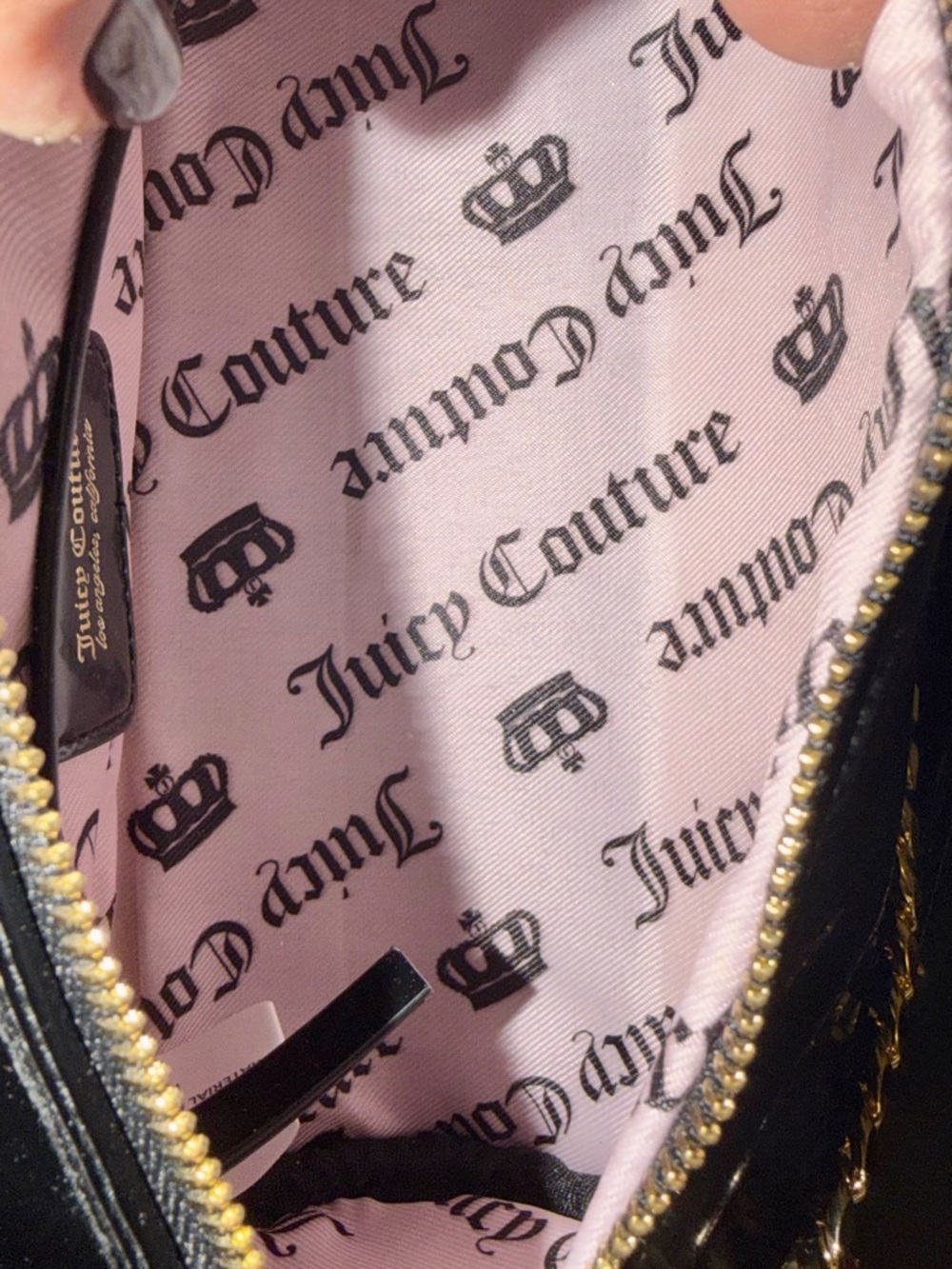 Juicy Couture - Black Patent Shoulder Bag with Gold Chain and Heart Charms - Picture 7 of 9